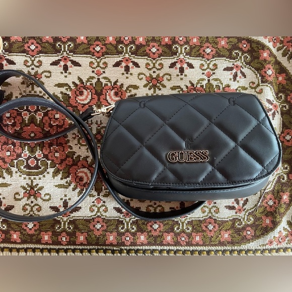GUESS Black Quilted Crossbody Bag - Picture 1 of 6